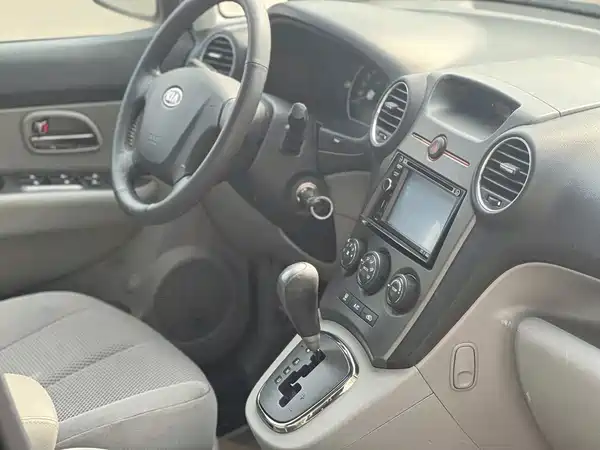 Kia Jiale 2011