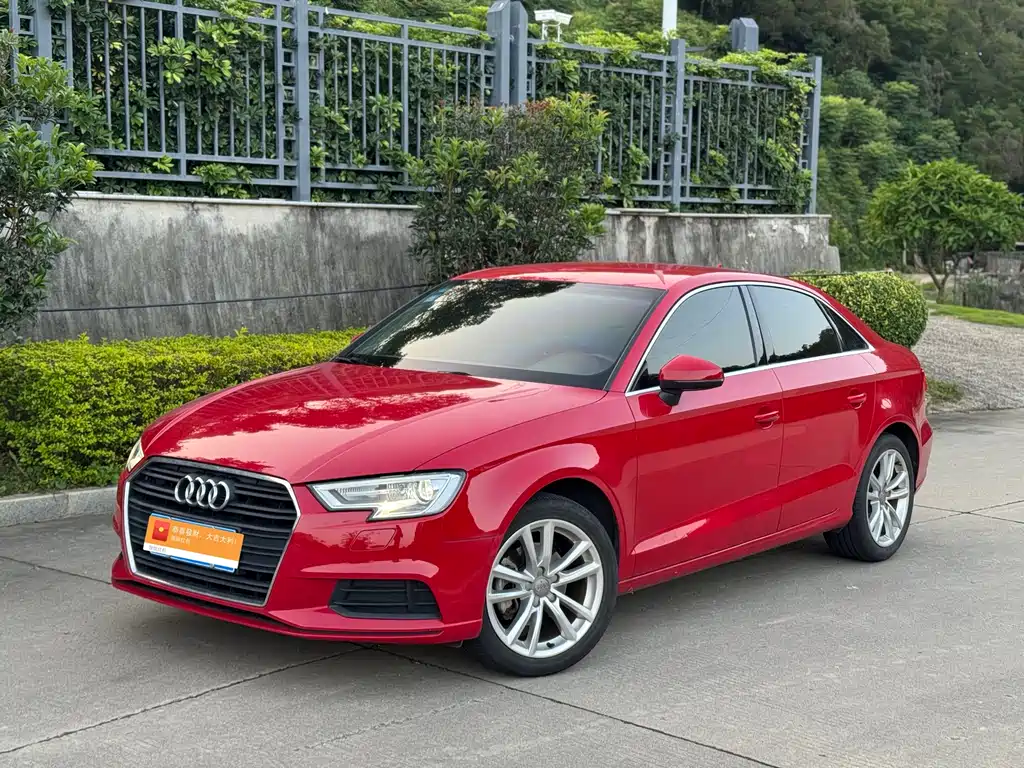 Audi A3 2018 — фото 1