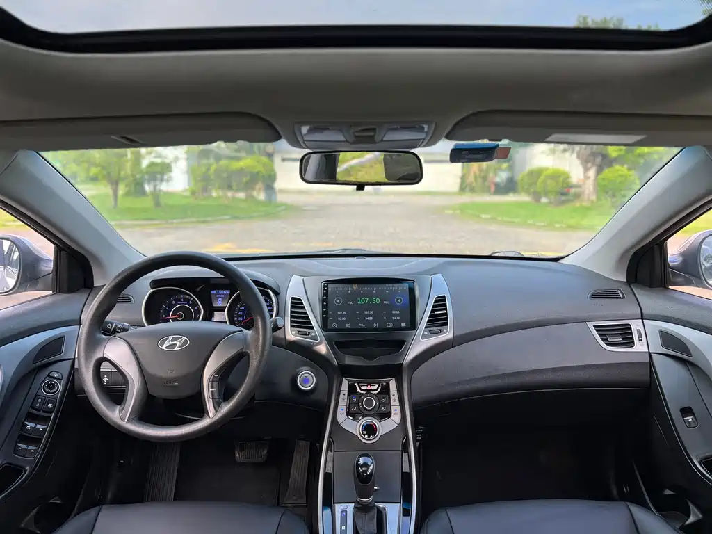 Hyundai Elantra Langdong 2016 — фото 10