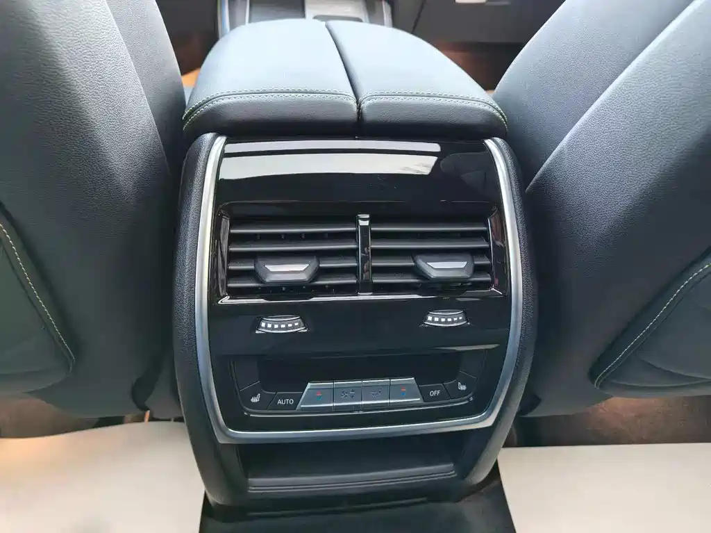 BMW X5 2025 — фото 10