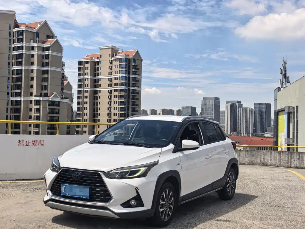 Toyota Yaris L 2021