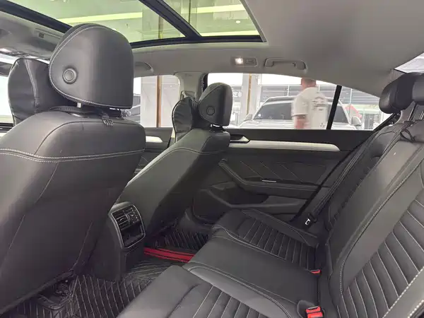 Volkswagen Magotan 2024