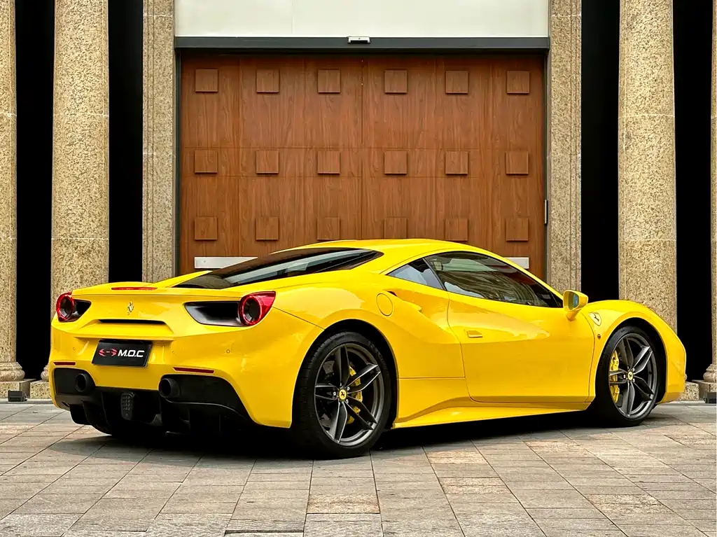 Ferrari 488 2017 — фото 7