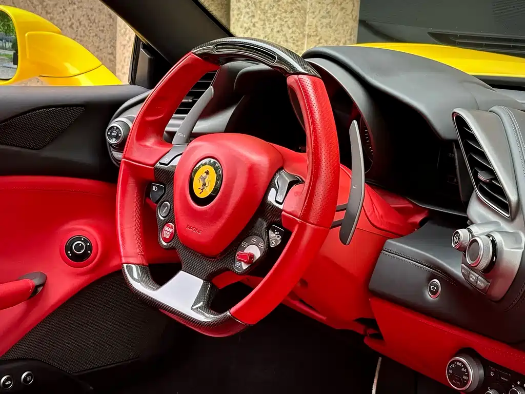 Ferrari 488 2017 — фото 14