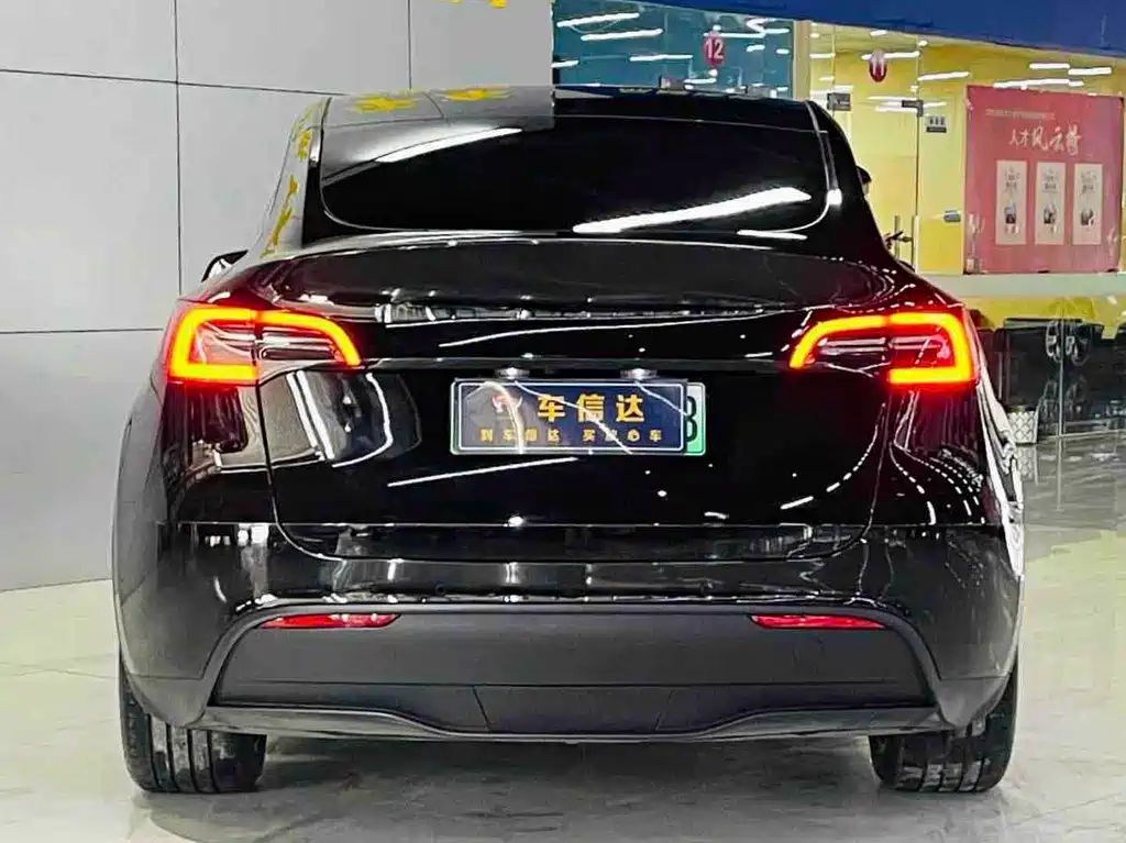 Tesla Model Y 2024 — фото 4