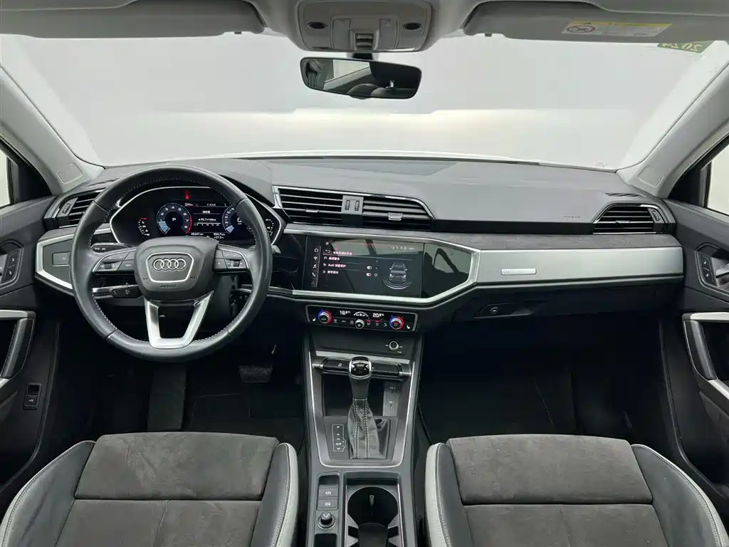 Audi Q3 2021 — фото 17
