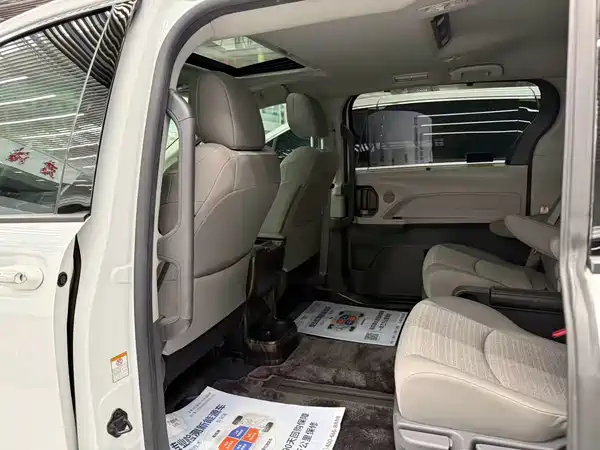 Toyota Sienna 2023