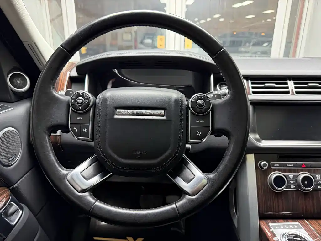Land Rover Range Rover 2018 — фото 31
