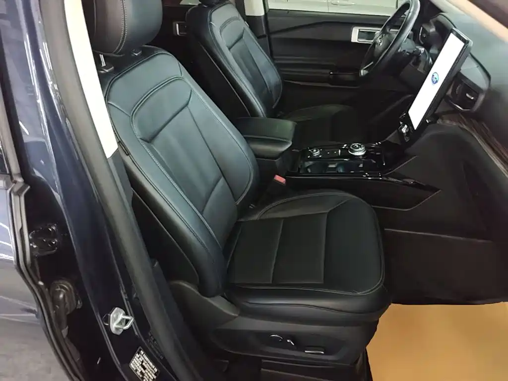 Ford Explorer 2022 — фото 25