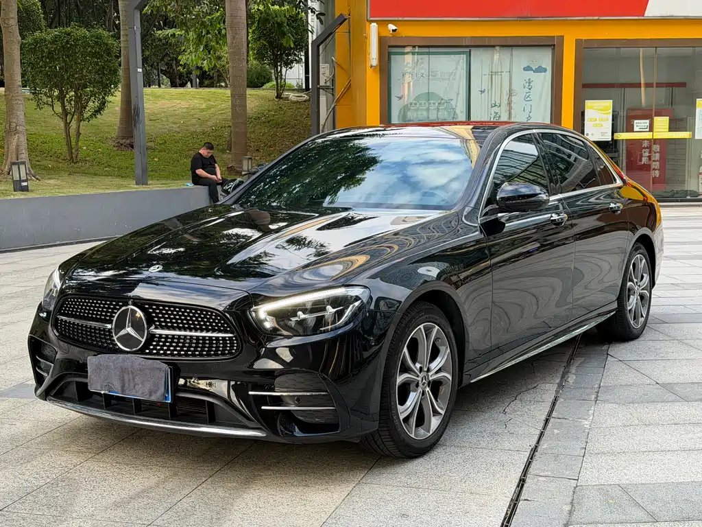 Mercedes-Benz E-Class 2022 — фото 1