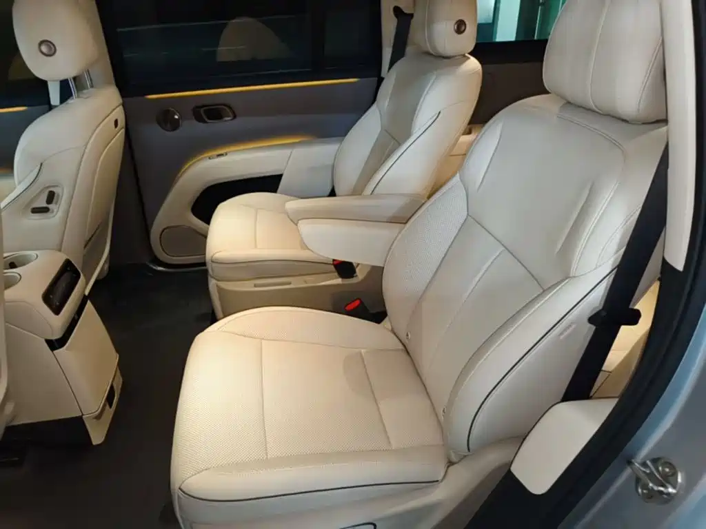 Li Auto i8 2025 — фото 17