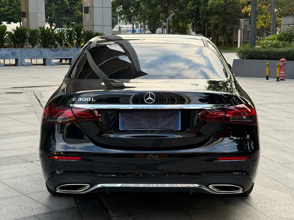 Mercedes-Benz E-Class 2022 — фото 15