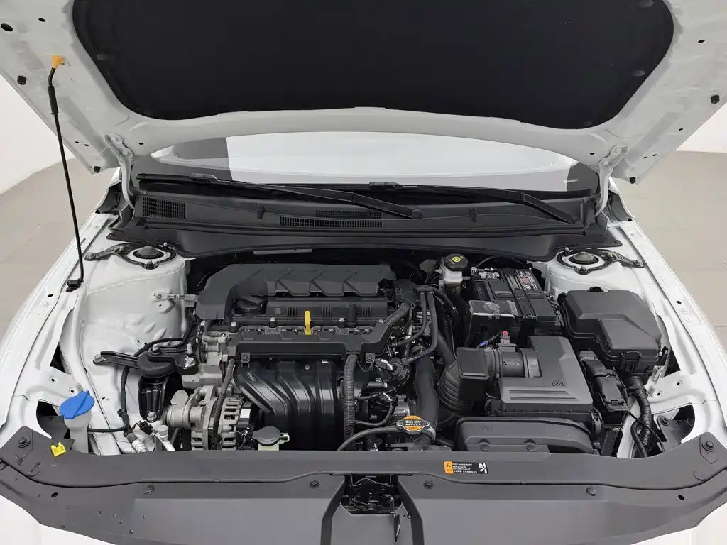 Hyundai Elantra 2025