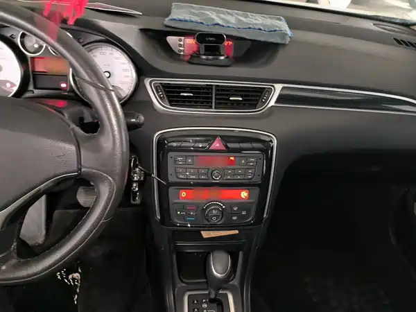 Peugeot 308 2016