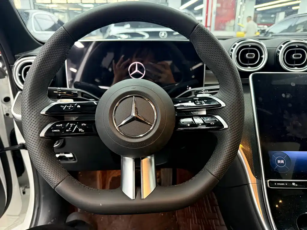 Mercedes-Benz C-Class 2024 — фото 11