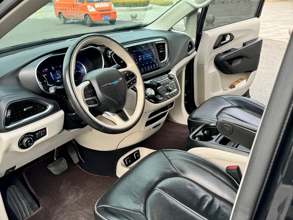 Chrysler Grand Voyager PHEV 2020 — фото 5