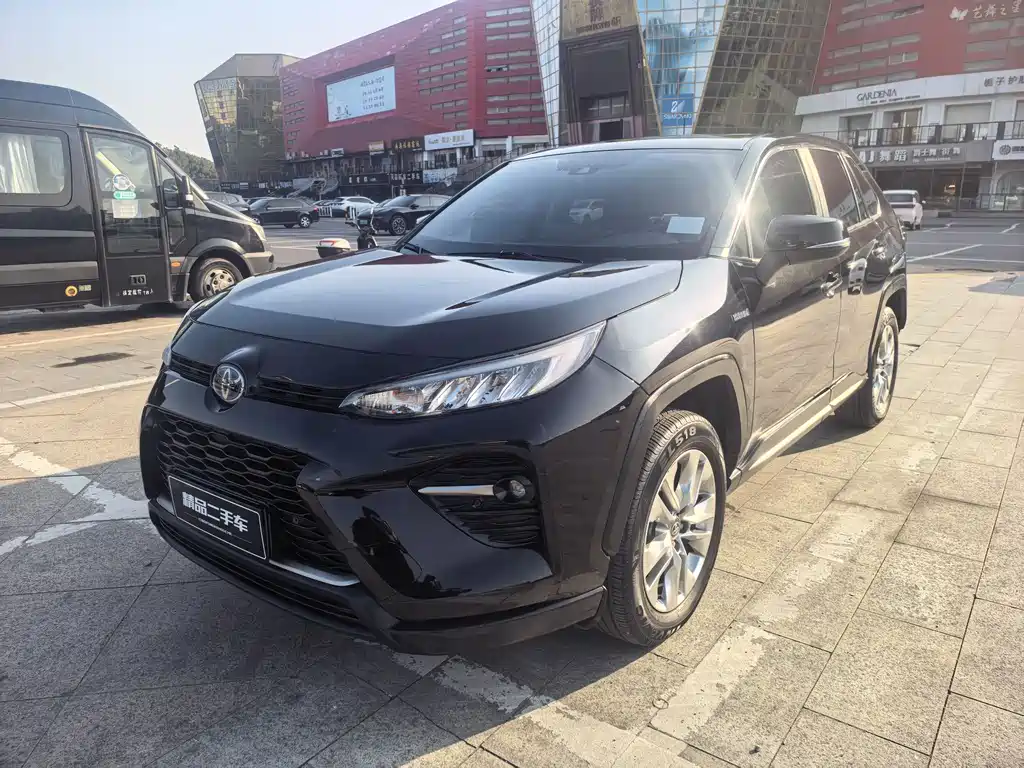 Toyota Wildlander 2021 — фото 1