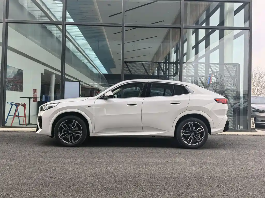 BMW X2 2025 — фото 3