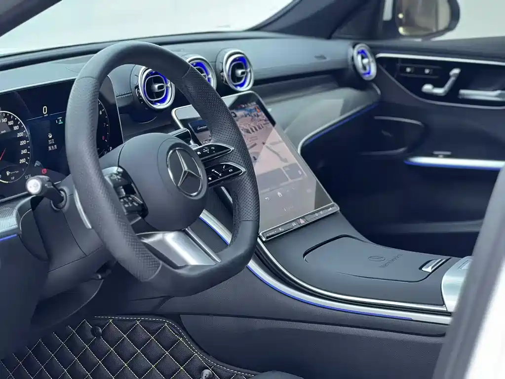 Mercedes-Benz C-Class 2024 — фото 16