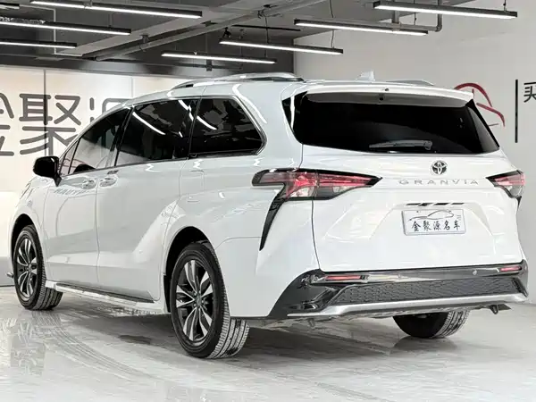 Toyota Granvia 2025