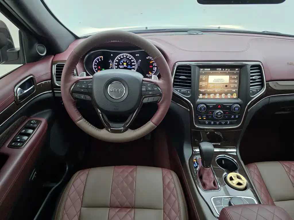 Jeep Grand Cherokee 2018 — фото 14