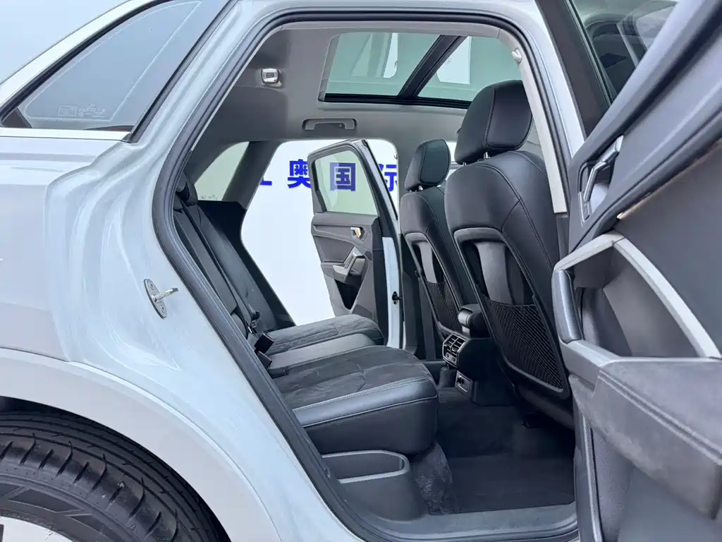 Audi Q3 2023 — фото 17