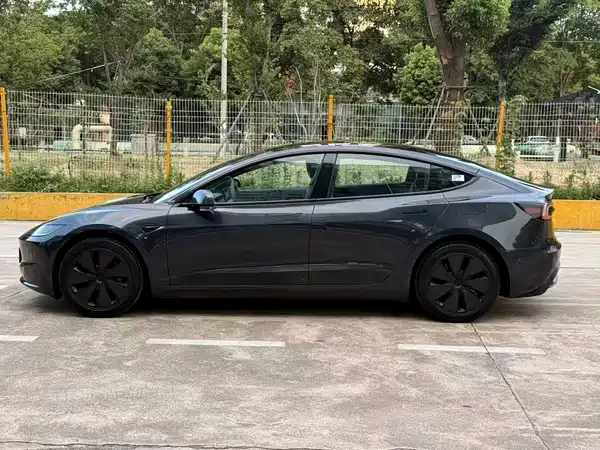 Tesla Model 3 2026