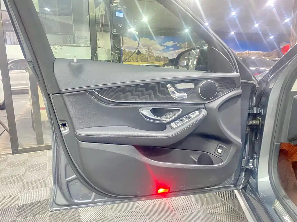 Mercedes-Benz C-Class 2019 — фото 8