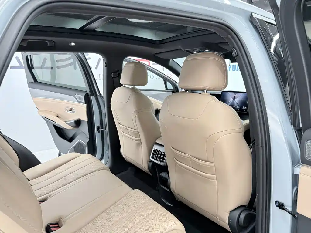 BYD Song L DM-i 2024 — фото 15