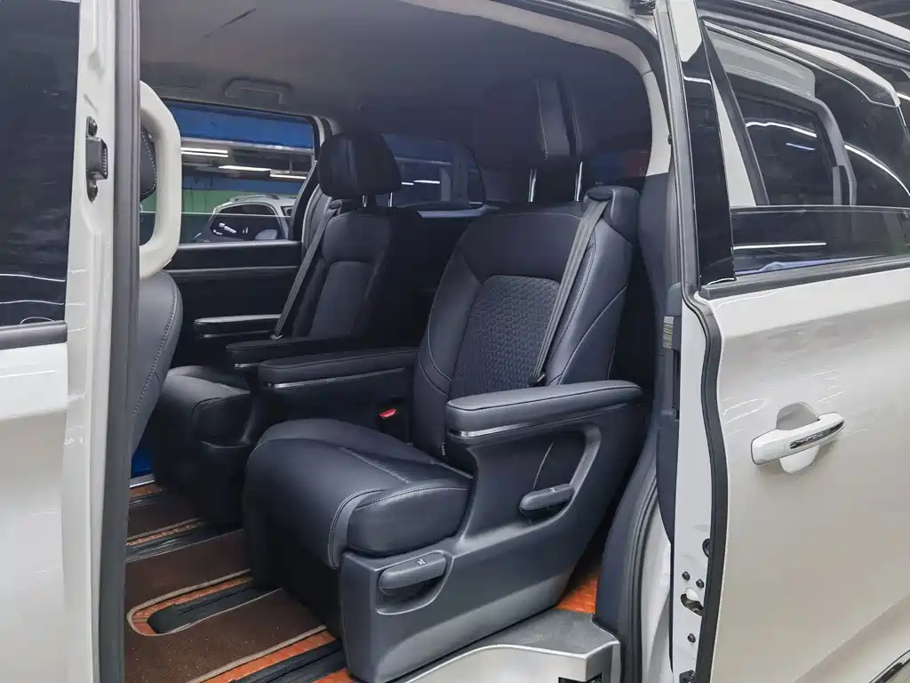 GAC Trumpchi M8 2023 — фото 10