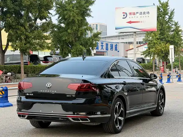 Volkswagen Magotan 2025