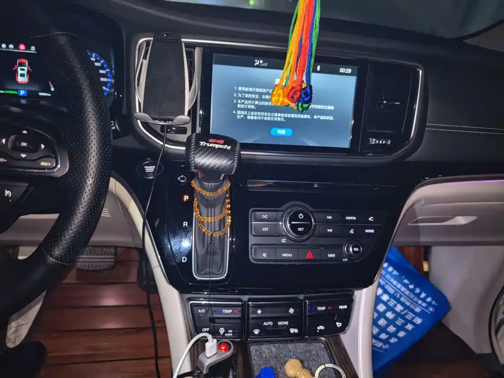 GAC Trumpchi M8 2018 — фото 14