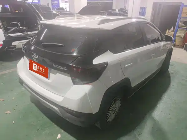 Toyota Yaris L 2022