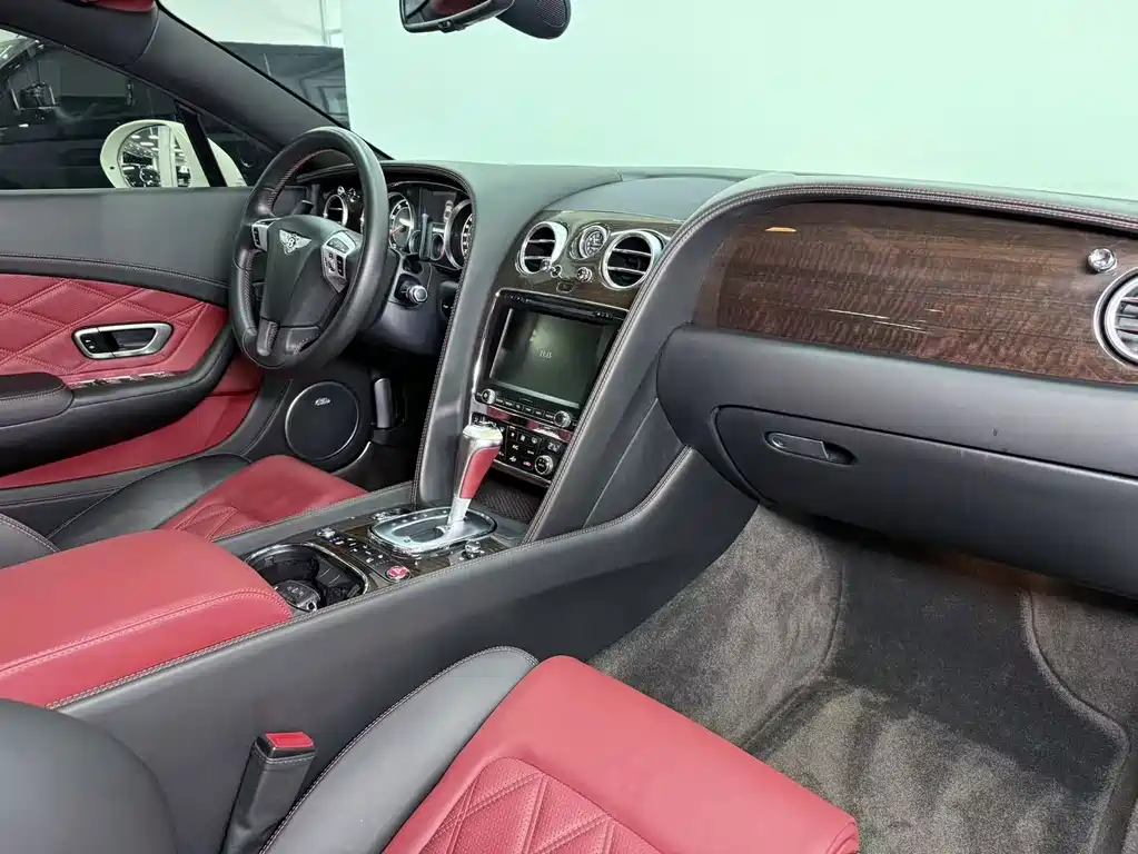 Bentley Continental 2014 — фото 11