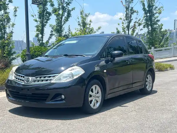 Nissan Tiida 2008