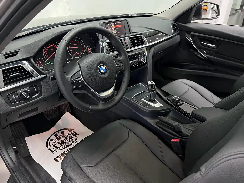 BMW 3 Series 2016 — фото 39