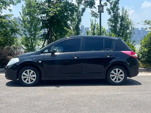 Nissan Tiida 2008