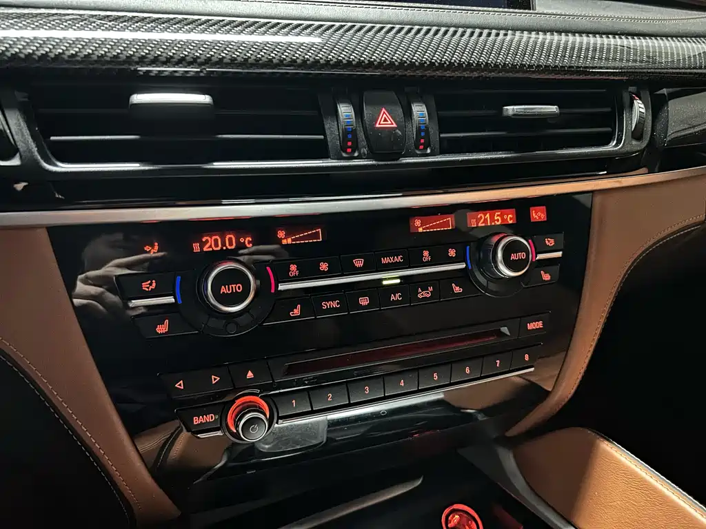 BMW X5 M 2016 — фото 11