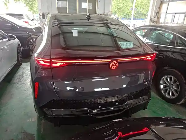 Volkswagen Distinctive 06 2024