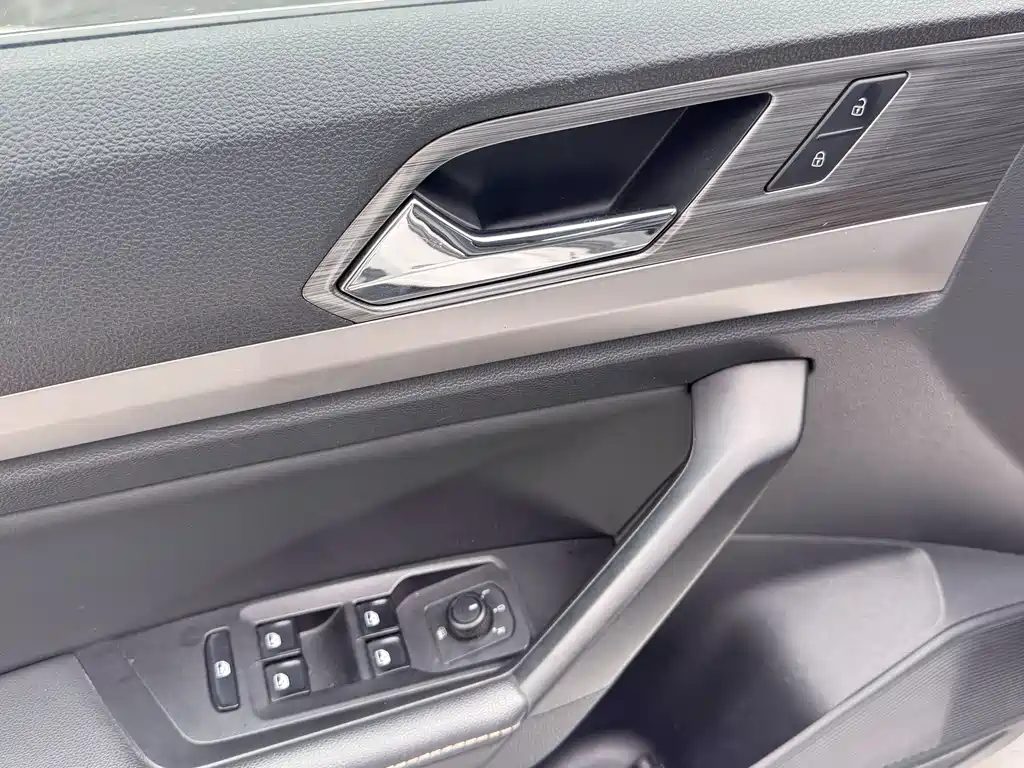 Volkswagen Lavida 2019 — фото 16