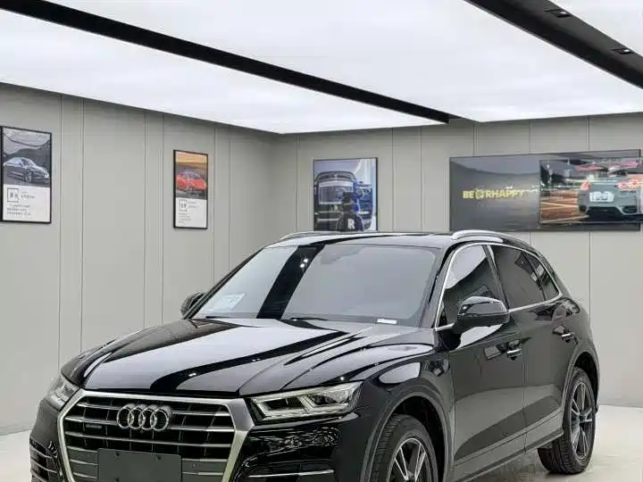 Audi Q5L 2019 — фото 1