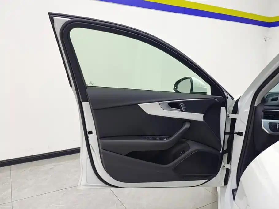 Audi A4L 2024