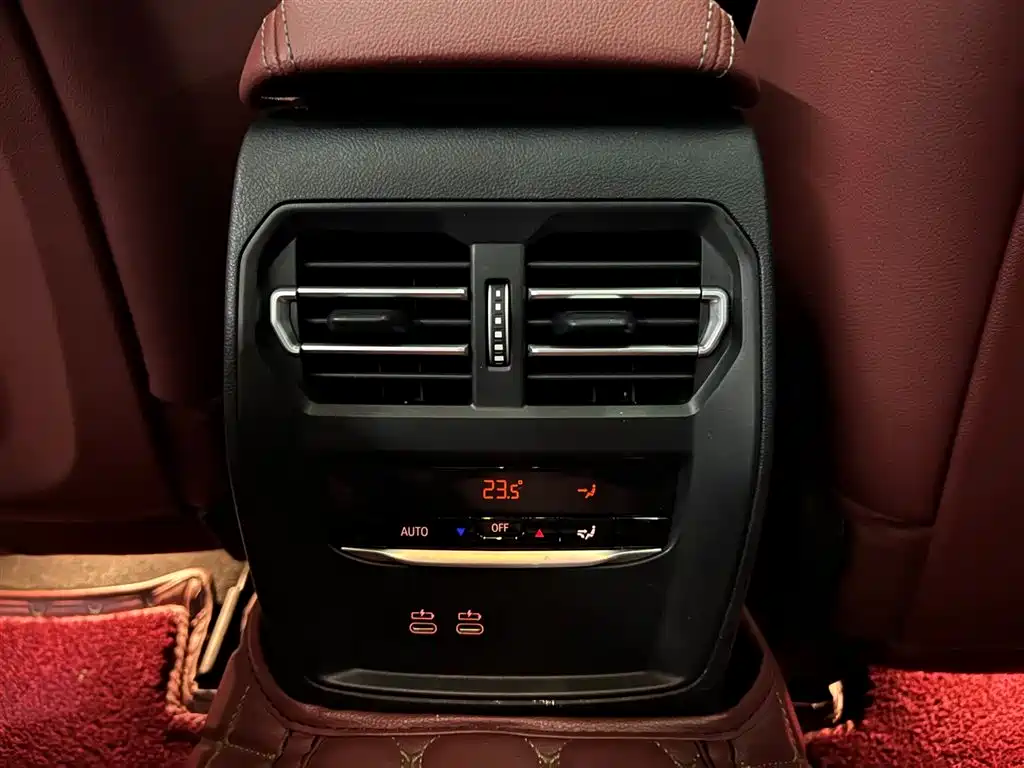 BMW 3 Series 2023 — фото 12