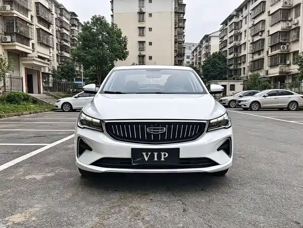 Geely Emgrand 2021