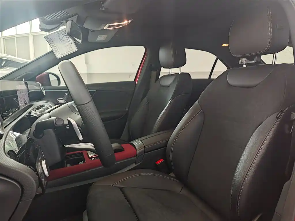 Mercedes-Benz A-Class 2021 — фото 17