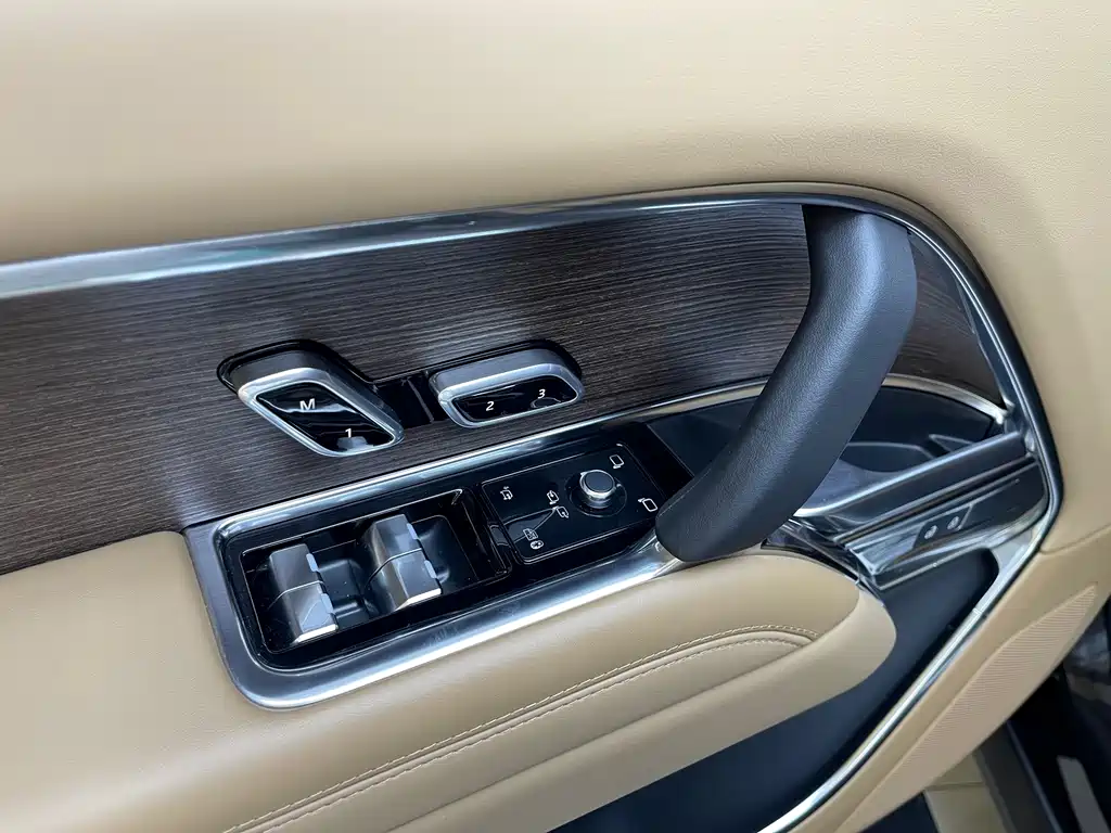 Land Rover Range Rover 2025 — фото 16