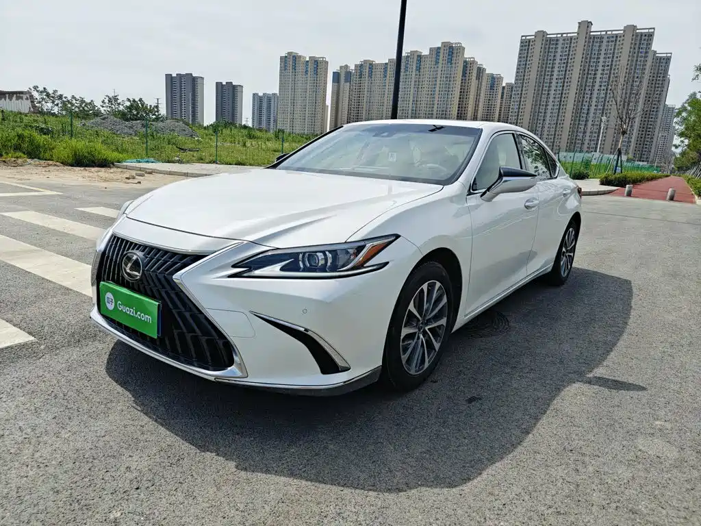 Lexus ES 2023 — фото 2