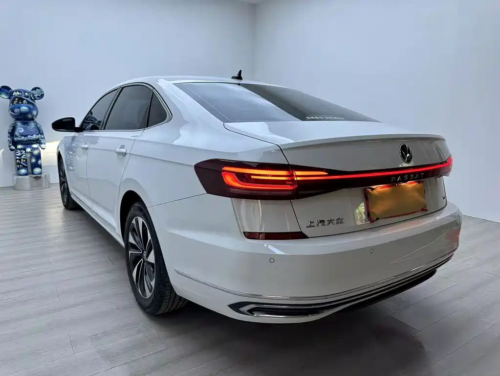 Volkswagen Passat 2023