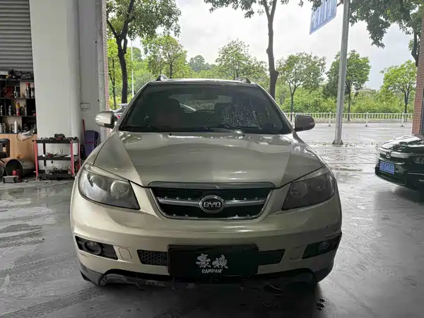 BYD S6 2014