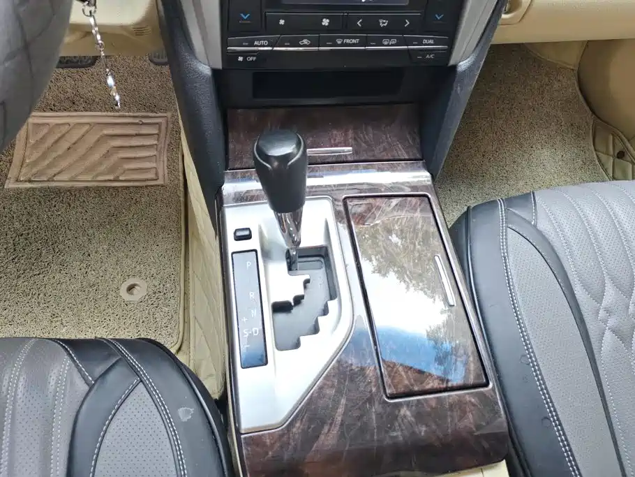 Toyota Camry 2015 — фото 16